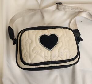 Betsy Luv Quilted Purse – Cream with Black Trim